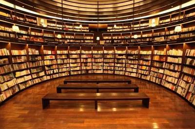 爱阅读 | 以书为舟，以诚为舵 吴清友与诚品书店的人文回响